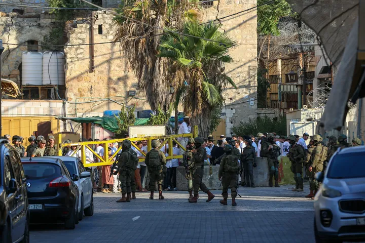 Israeli forces, illegal settlers wound 20 Palestinians across occupied West Bank