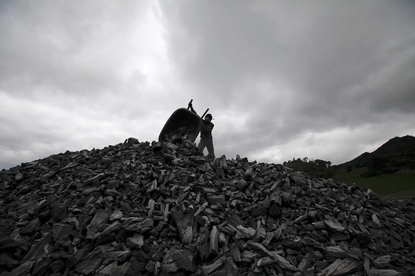 Colombia resumes coal exports to Israel, reversing Petro-era ban