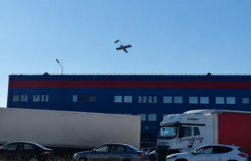 После атаки дронов загорелся склад Ozon в Оренбурге