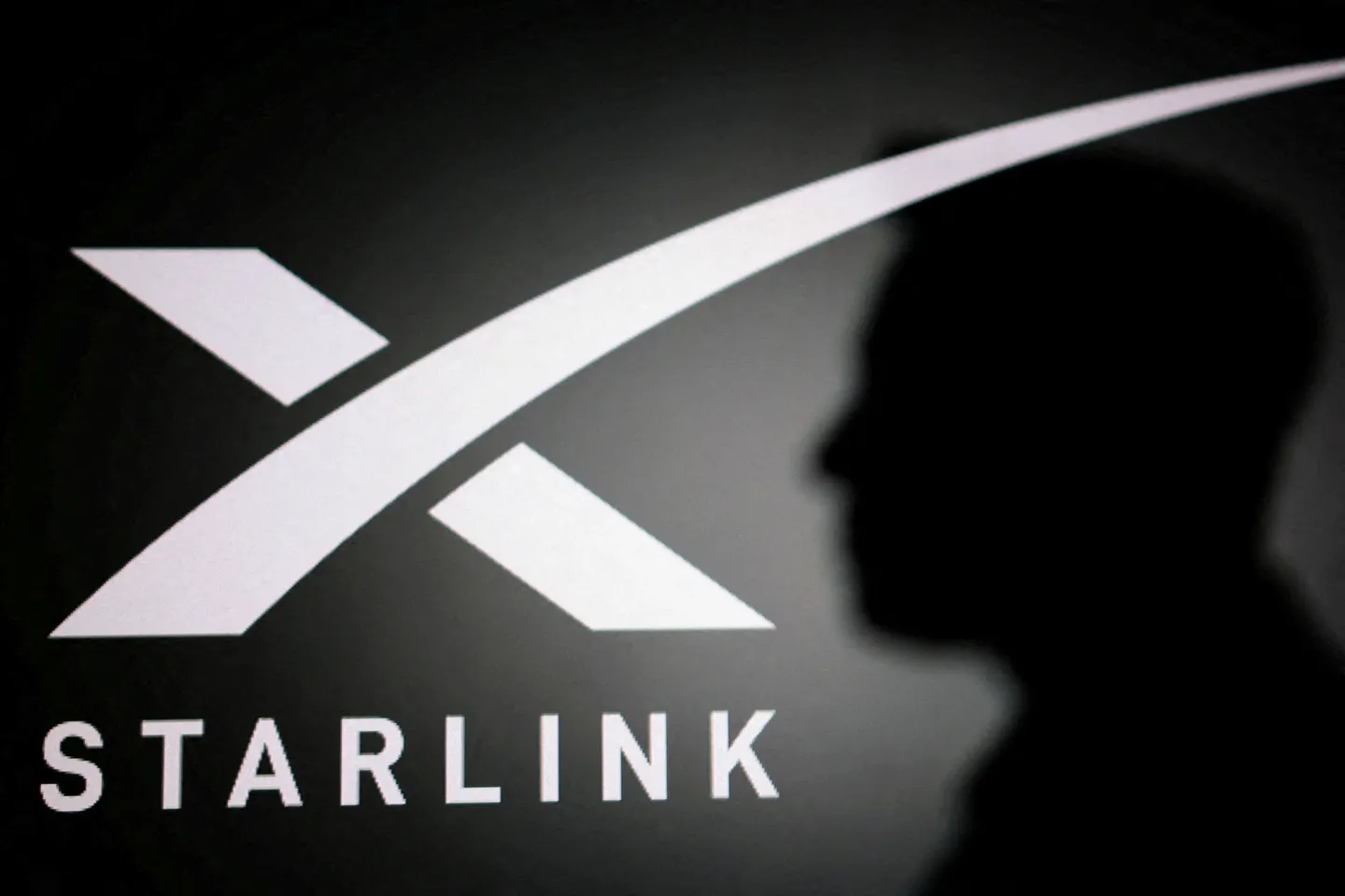 SpaceX отказала Украине в использовании Starlink в России