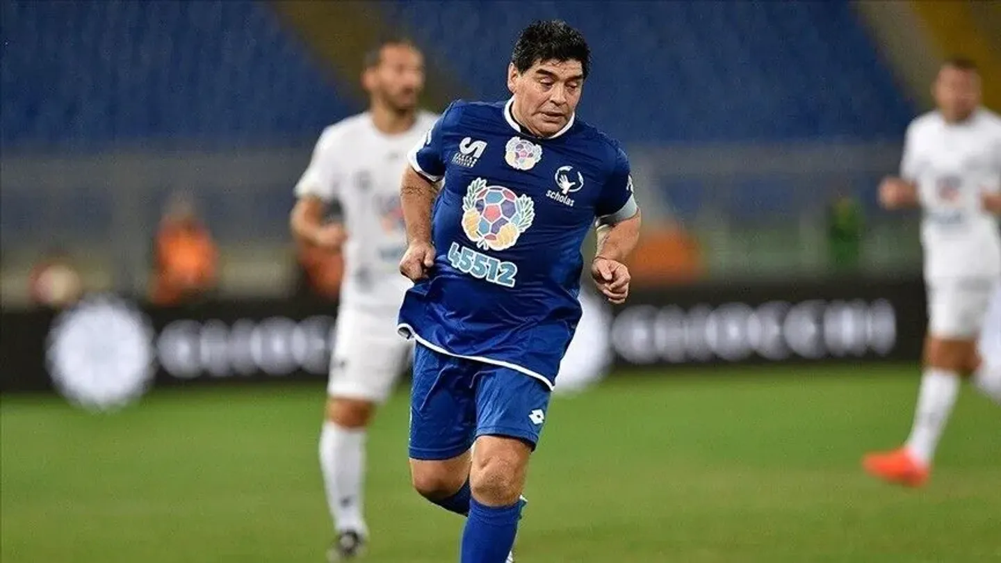 Le ballon avec lequel Maradona a marqué le but de "la main de Dieu" vendu pour 3,35 millions de $