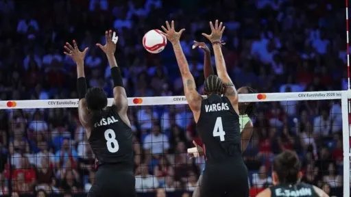 La Nazionale Femminile di Pallavolo della Türkiye ha battuto la Slovenia 3-1