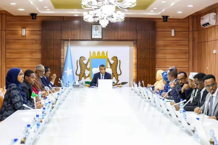 RW Xamza oo Shir Guddoomiyay Kulanka Guddiga Qaran ee Maareynta Khatarta Musiibooyinka