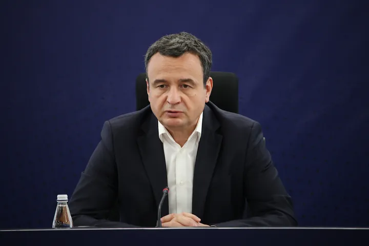 Kurti: Mbetjet mortore të 23 personave në Zubin Potok përkojnë me "Grupin e Intelektualëve"