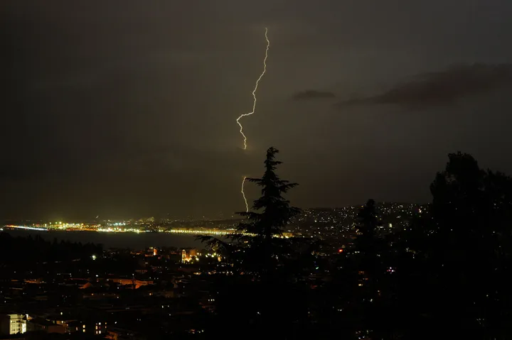 France: trois blessés légers et 2 200 foyers privés d’électricité après de violents orages