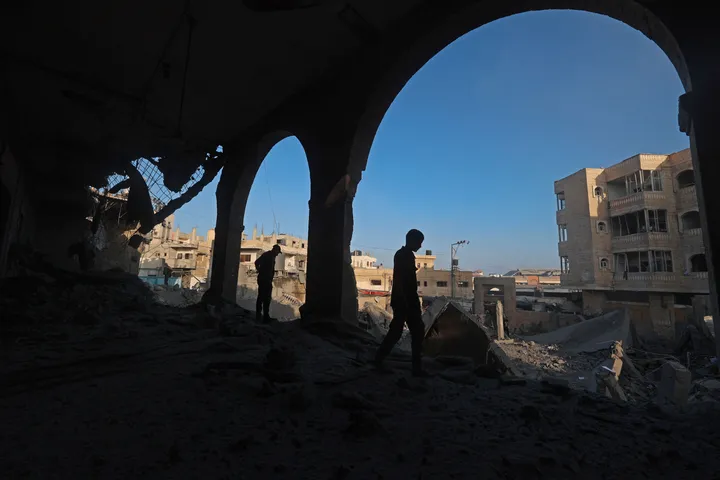 Israel kills two Palestinians, wounds two others in Gaza amid continued ceasefire violations