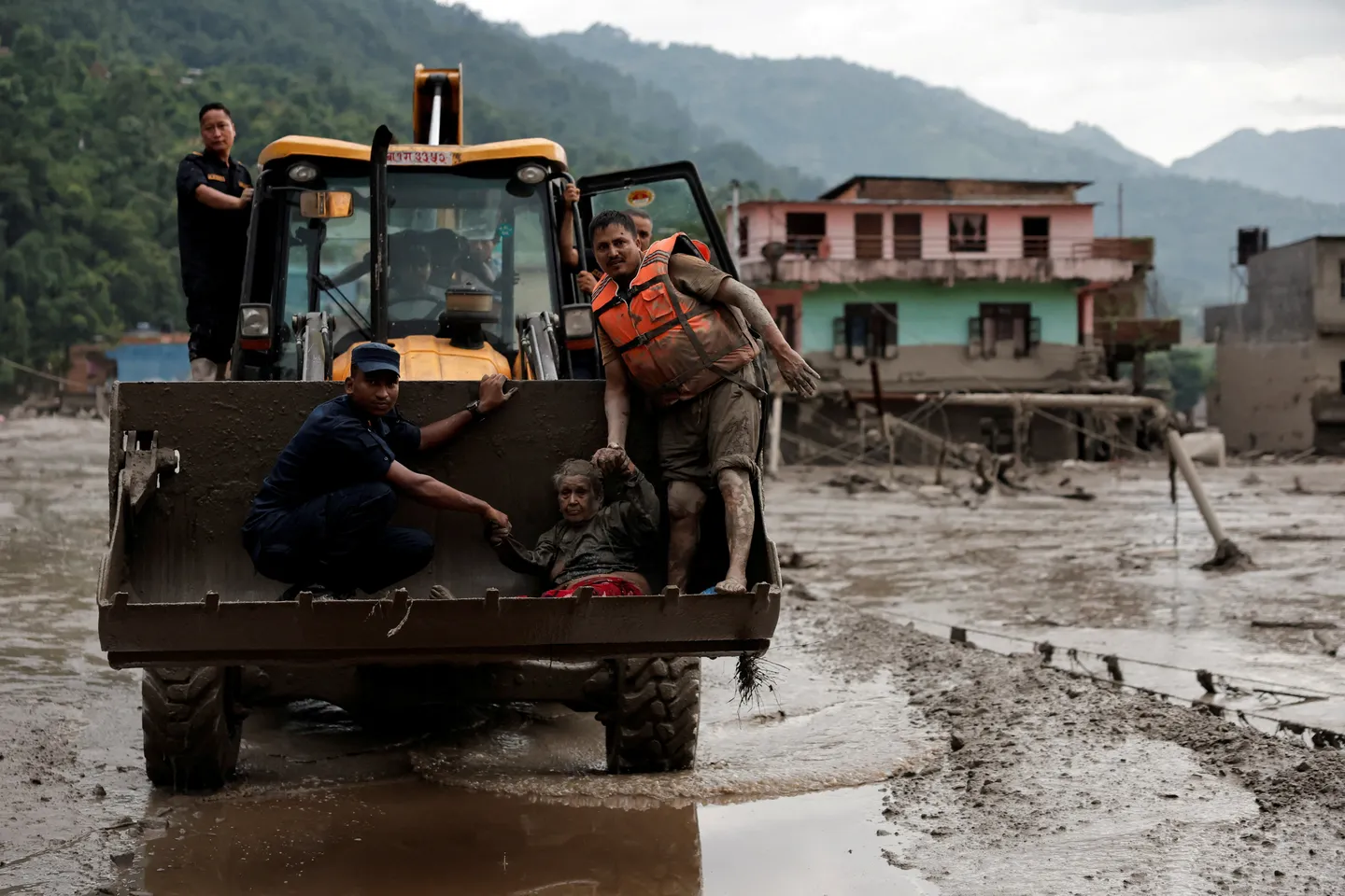 Nepal floods: Four South African tourists among hundreds missing