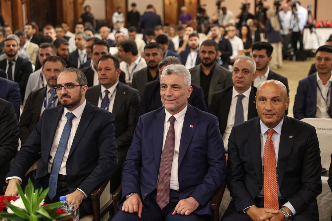 وزير التجارة التركي: رفع العقوبات وتعزيز الوحدة سيدفعان الاقتصاد السوري نحو التعافي