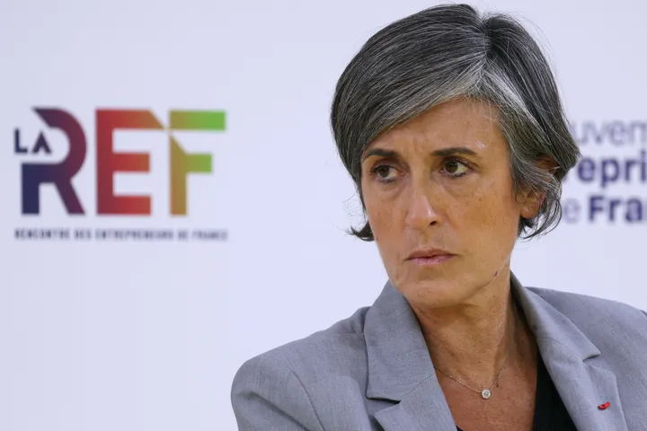 La France pourrait être visée par des actions de guerre hybride “plus directes et violentes”