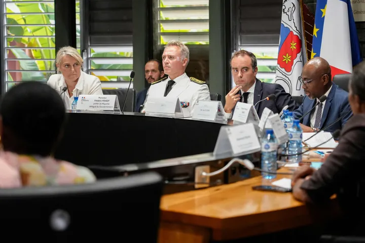 À Mayotte, Lecornu veut renforcer le dispositif contre l’immigration clandestine