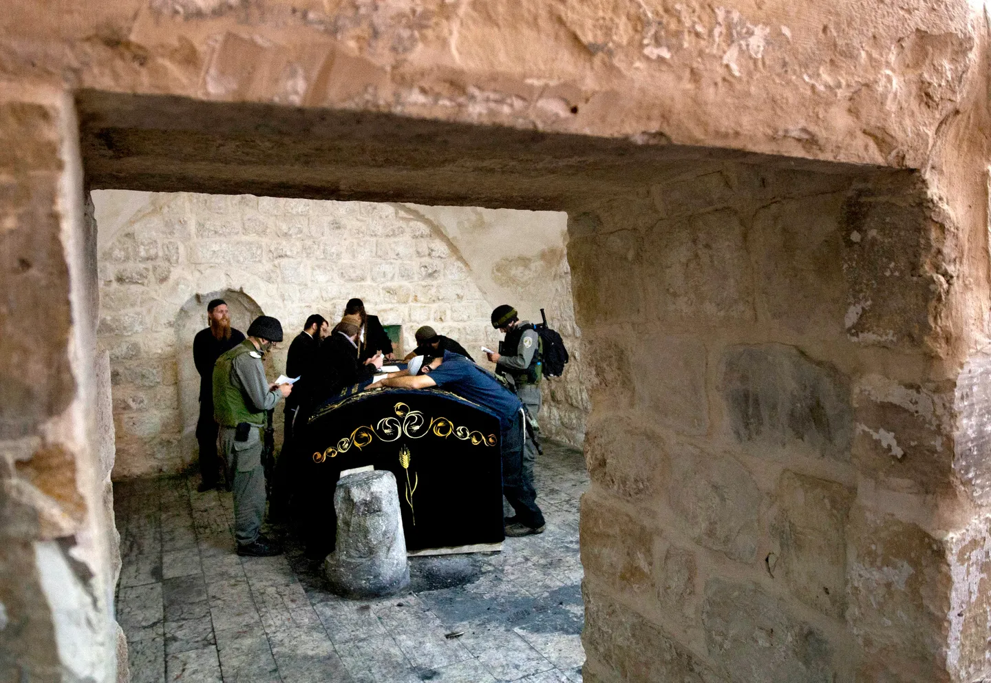 Hundreds of illegal Israeli settlers' storm 'Joseph's Tomb' in occupied West Bank's Nablus