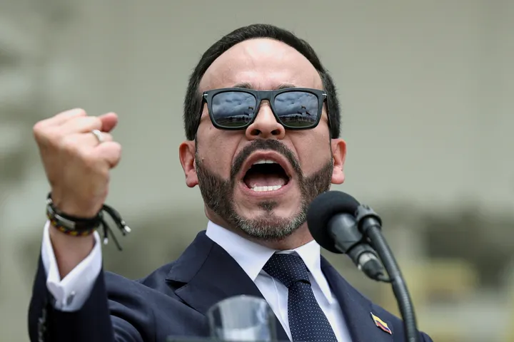 Rebel leaders extradited to US, Colombia's president says
