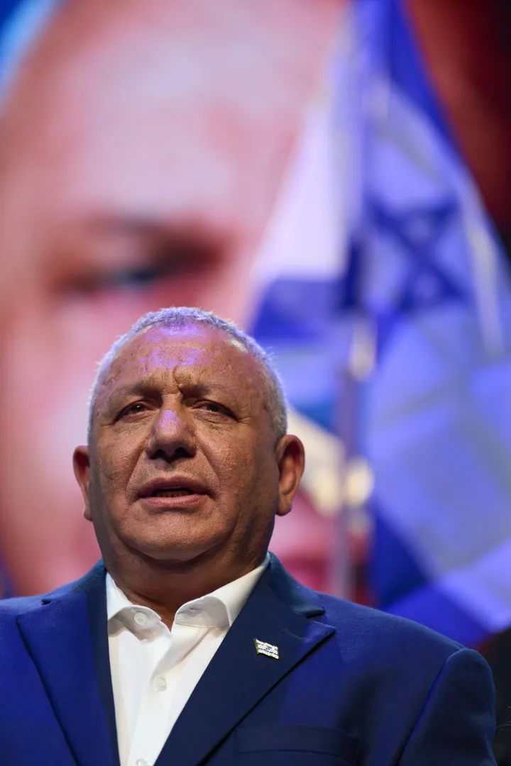 התרעת ריגול בקמפיין הבחירות של איזנקוט
