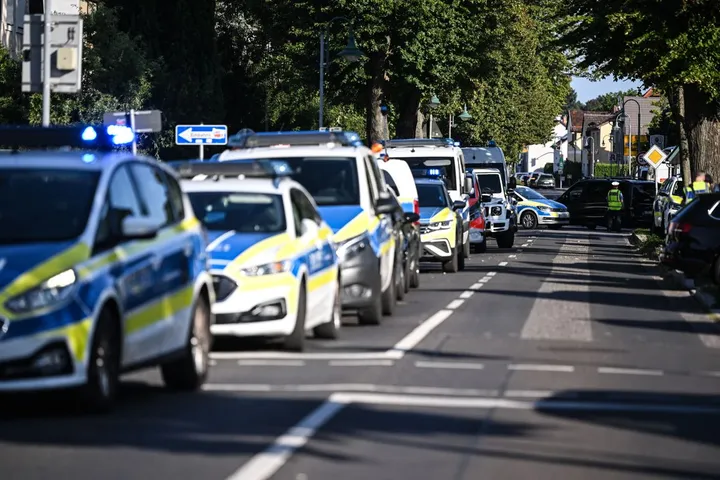 Zwei Todesopfer an Brandenburger Schule: 19-jähriger Tatverdächtiger festgenommen
