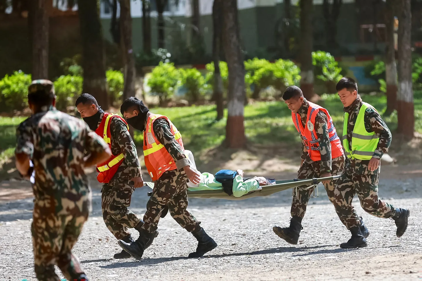 Crues dans l’Himalaya: plus de 1 000 morts au Népal et qu Tibet, plus de 4 400 disparus