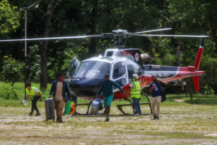 Numri i të vdekurve nga përmbytjet në Nepal rritet në 472, mbi 1 mijë të zhdukur