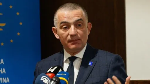 Ministri i Drejtësisë i Serbisë: Ratko Mlladiq do të varroset me nderimet më të larta shtetërore