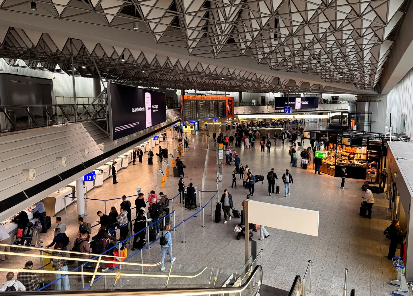 Malaria kills two German airport workers, likely spread by mosquito on plane