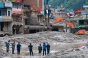 Sturzflut im Himalaya: Erschwerte Suche nach Flutopfern