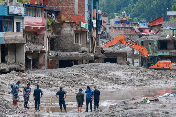 Sturzflut im Himalaya: Erschwerte Suche nach Flutopfern
