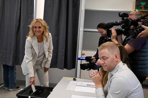 Iceland referendum initial tally narrowly favours reopening EU accession negotiations