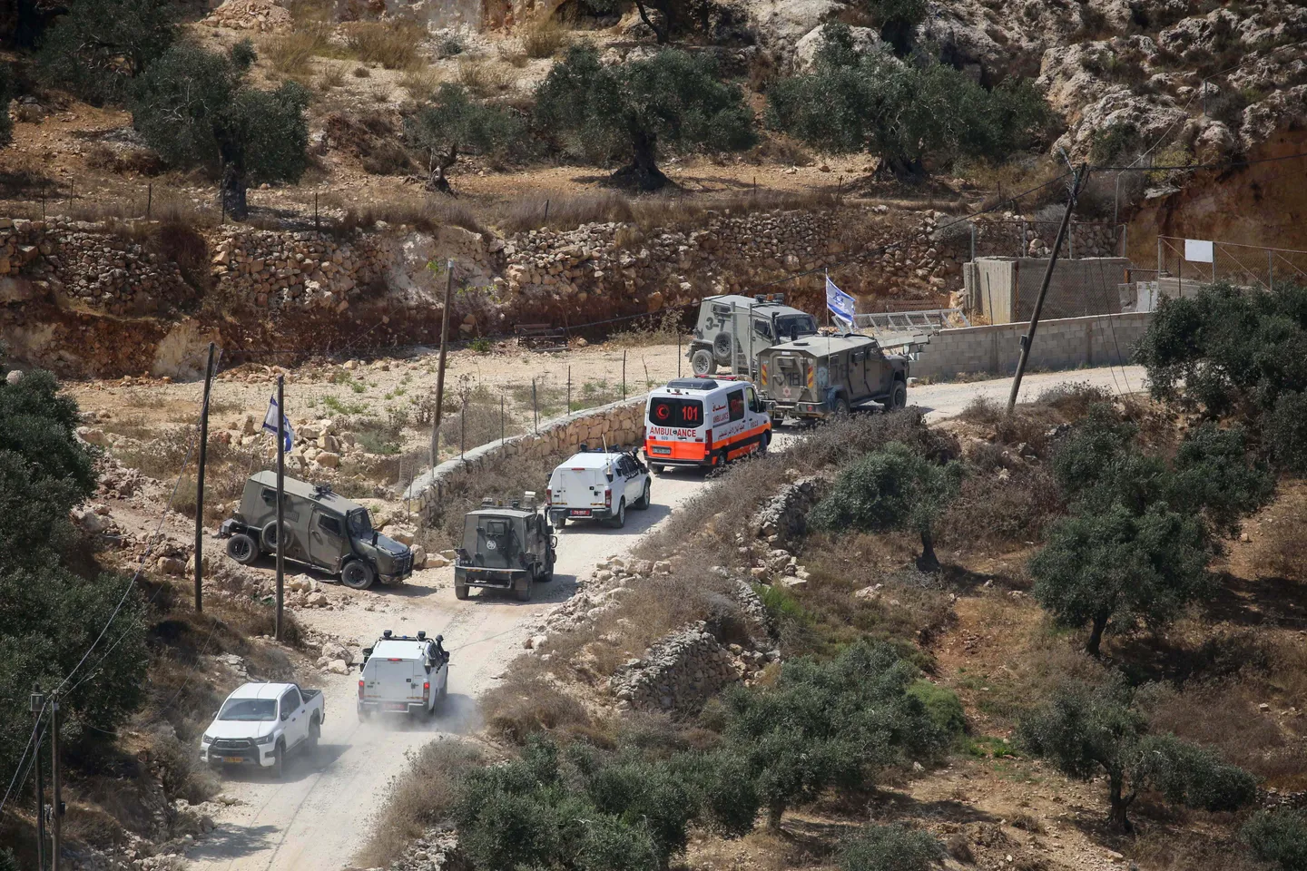 Israeli forces wound 6 Palestinians in raid on Al-Faraa refugee camp