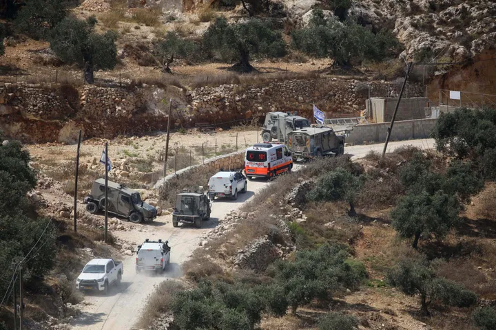 Israeli forces wound 6 Palestinians in raid on Al-Faraa refugee camp