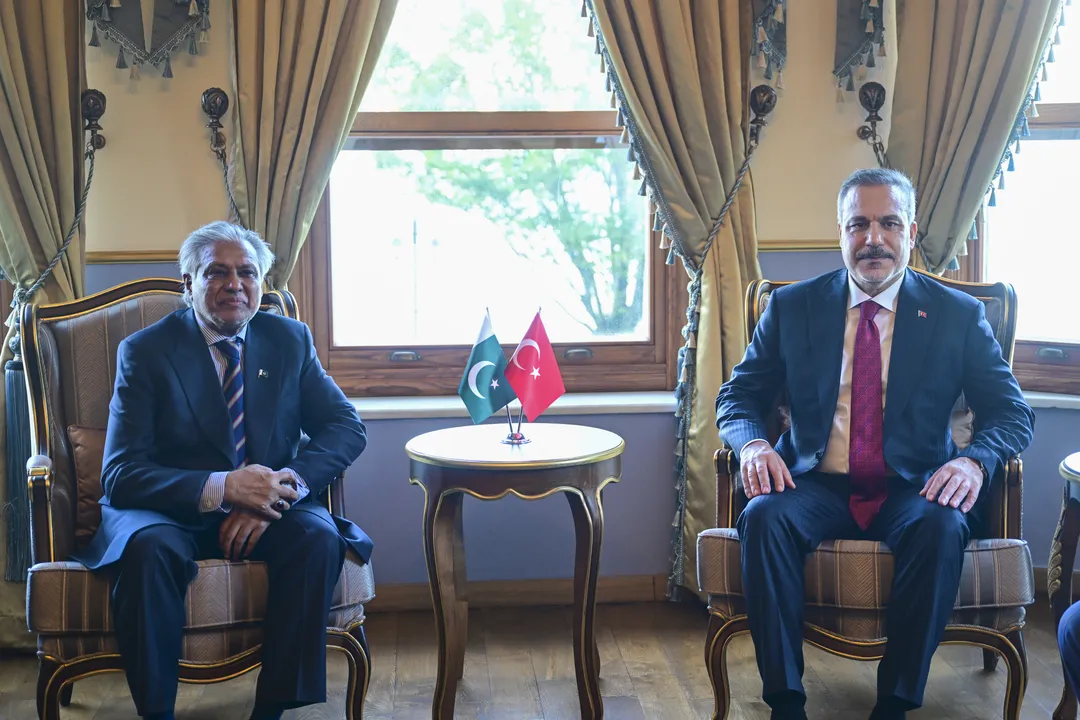 Turkish, Pakistani foreign ministers meet in Istanbul