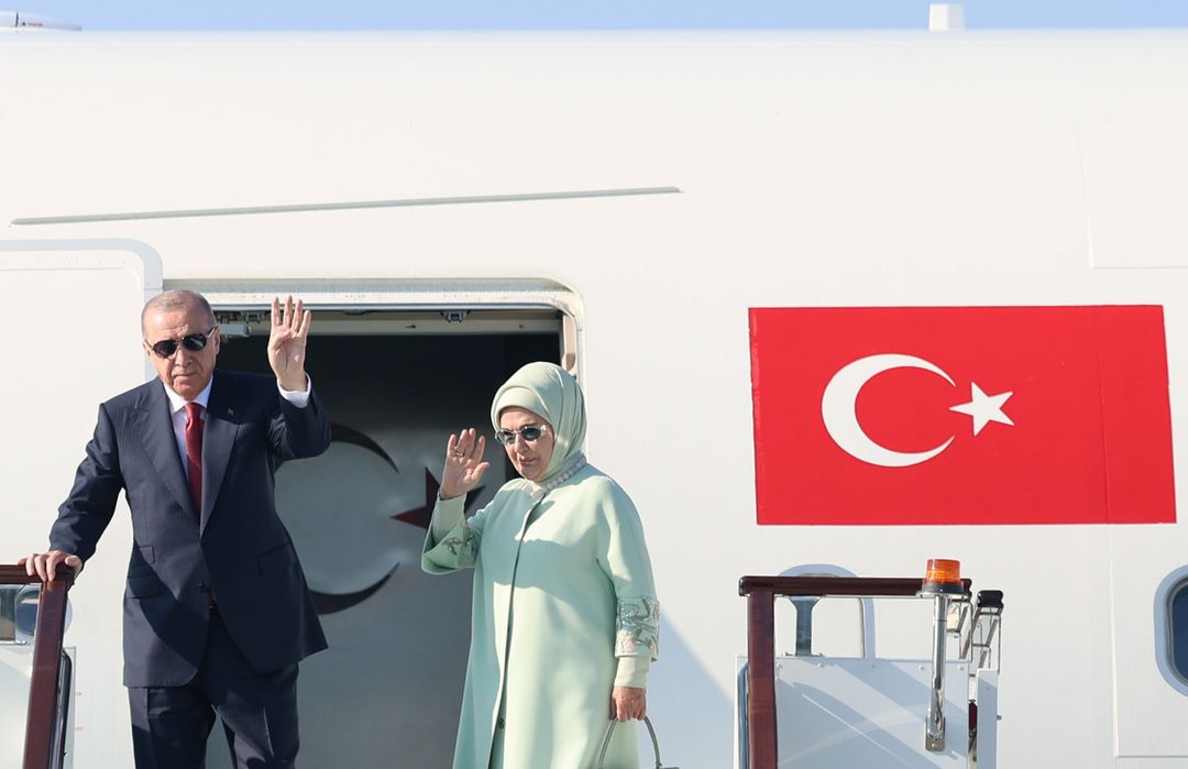 Presidenti turk Erdoğan udhëtoi për në Kirgistan në prag të samitit të OShB së