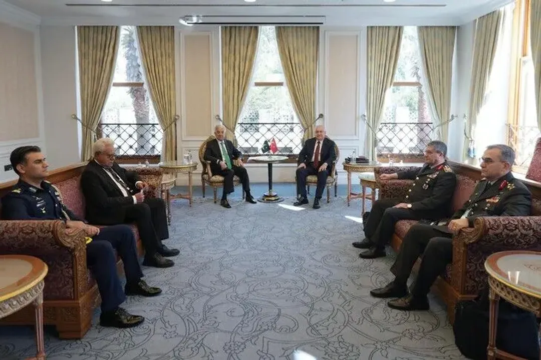 Fidani takohet me zyrtarë pakistanezë përpara takimit trepalësh të mbrojtjes në Istanbul