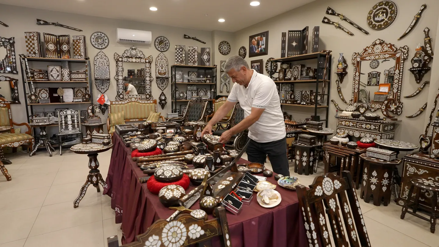 ‘The work you do reflects your character’: How a Türkiye craftsman mastered mother-of-pearl inlay