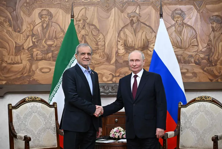 Пезешкијан му се заблагодарил на Путин за ставот на Москва за време на војната со САД