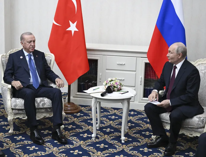 أردوغان يؤكد تقدم العلاقات مع روسيا.. وبوتين: تركيا شريك مميز في السياسة الخارجية والاقتصاد