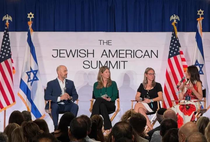 Fury as ex-Israeli spy delivers bigoted speech against Muslims, Quran and Prophet Muhammad in US