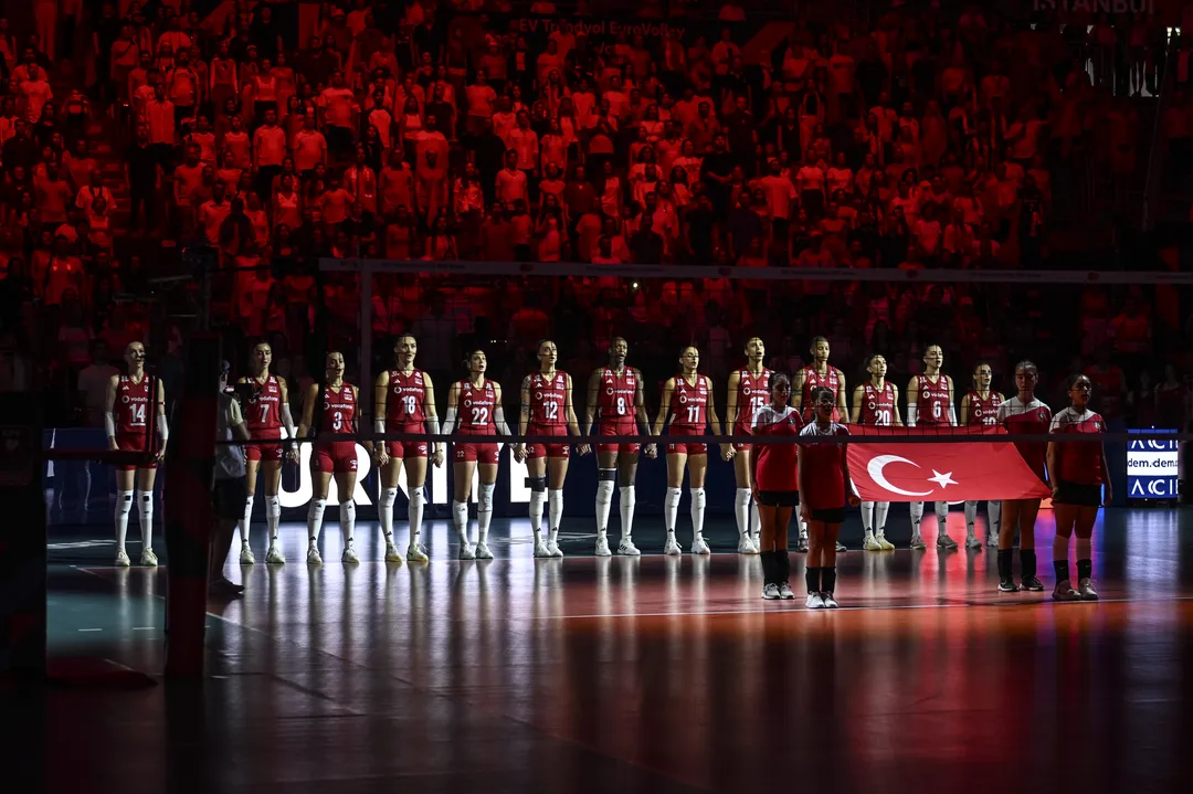 Türkiye beat Azerbaijan to reach European Volleyball quarterfinals