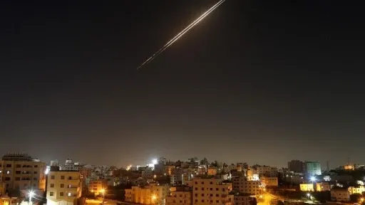 L'Iran attaque des bases des États-Unis après de nouvelles frappes américaines