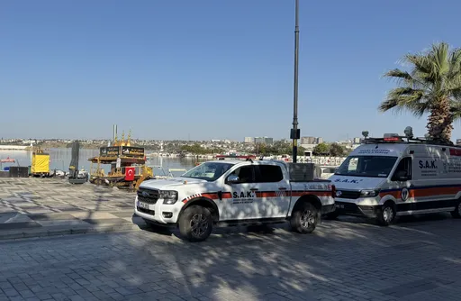 Dy anije tregtare përplasen në brigjet e Silivrit në Istanbul, 10 anëtarë të ekuipazhit të zhdukur