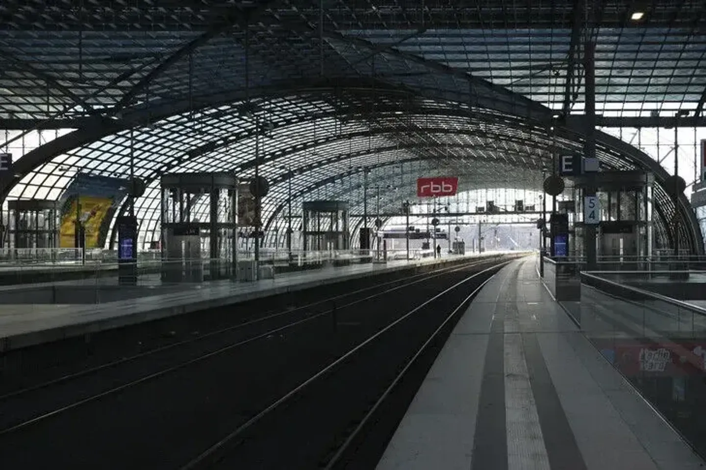Të paktën dy persona të plagosur nga shpërthimi në një stacion treni në Gjermani