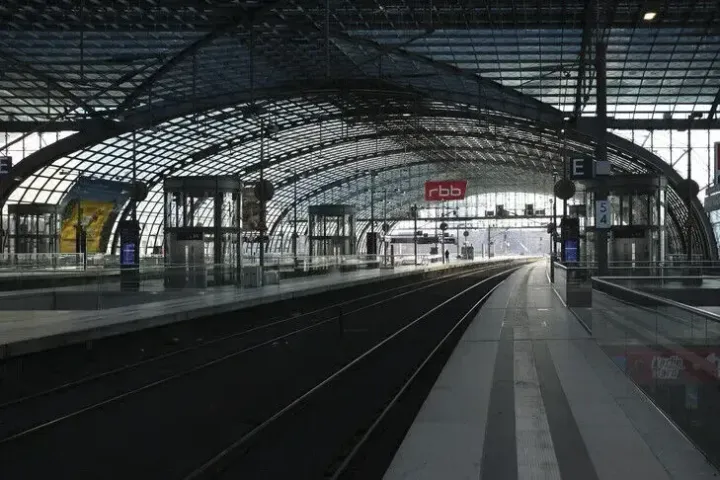Të paktën dy persona të plagosur nga shpërthimi në një stacion treni në Gjermani