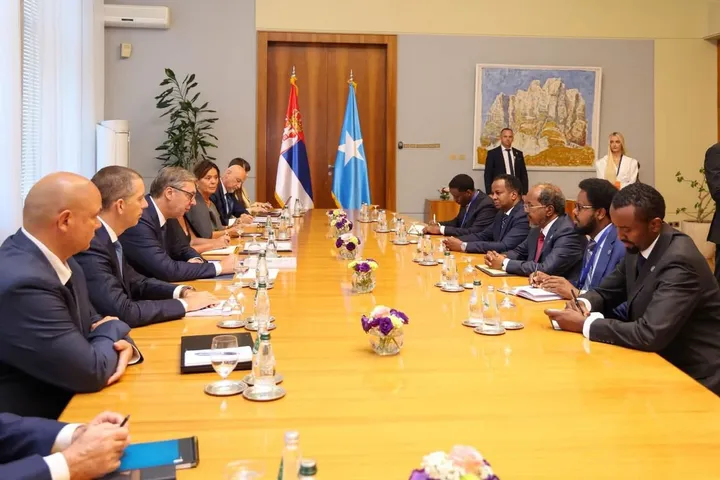MW Xasan Sheekh oo Wadahadallo la Yeeshay Madax Kala Duwan oo ka Qaybgalaya Shirka NAM ee Serbia