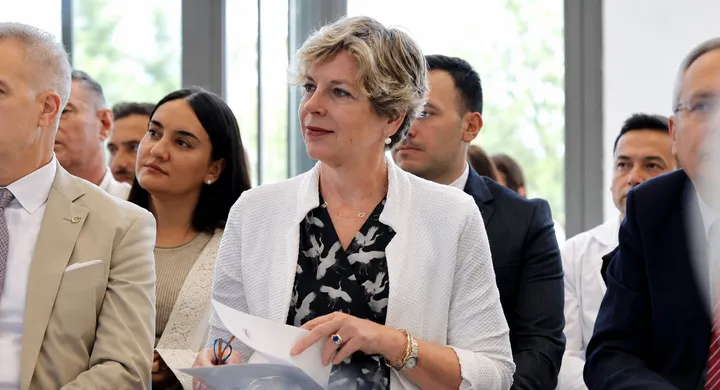 Ministrja e Shëndetësisë dhe e Mirëqenies Sociale e Shqipërisë, Evis Sala, njofton dorëheqjen