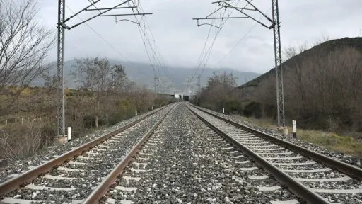 Hrvatska: Teretni voz iskočio iz šina, zatvorena pruga prema Rijeci