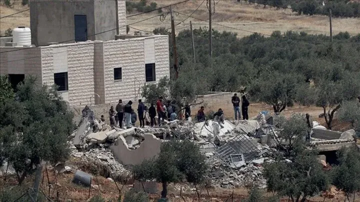 استشهاد شاب وطفل وسط الضفة الغربية.. و27 فلسطينيا ضحايا هجمات المستوطنين منذ مطلع العام