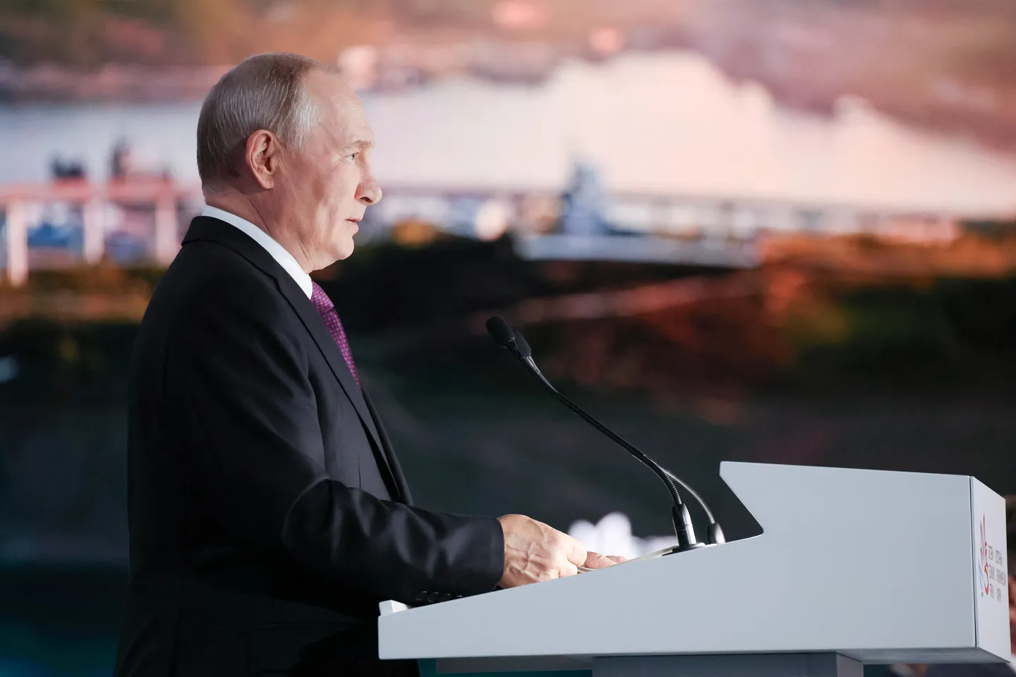 Putin announces plans for year-round Northern Sea Route navigation