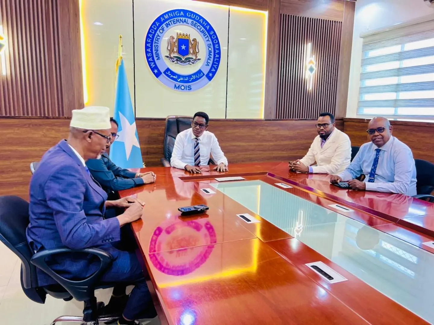 Wasiirka Amniga oo la Kulmay Wasiirrada Dawlad-goboleedyada u Qaabilsan Amniga