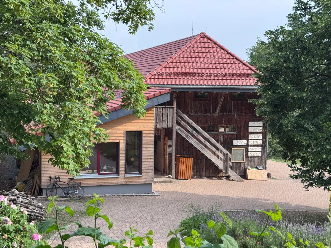 Schwere Vorwürfe: Waldorfschule in Dachsberg in Baden-Württemberg bleibt vorläufig zu