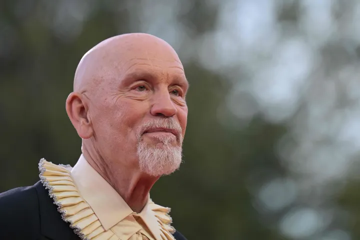 Malkovich soxta reklama sabab Tel-Avivda sahnaga chiqmaydi