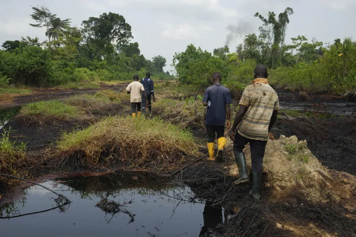 37 die from fumes during oil pipeline theft in Nigeria