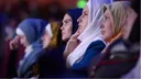 Француженки надевают платки в знак протеста против инициативы ультраправых
