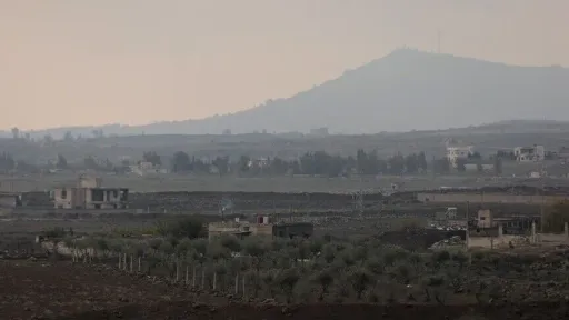 Artileria izraelite shënjestron periferinë perëndimore të Damaskut